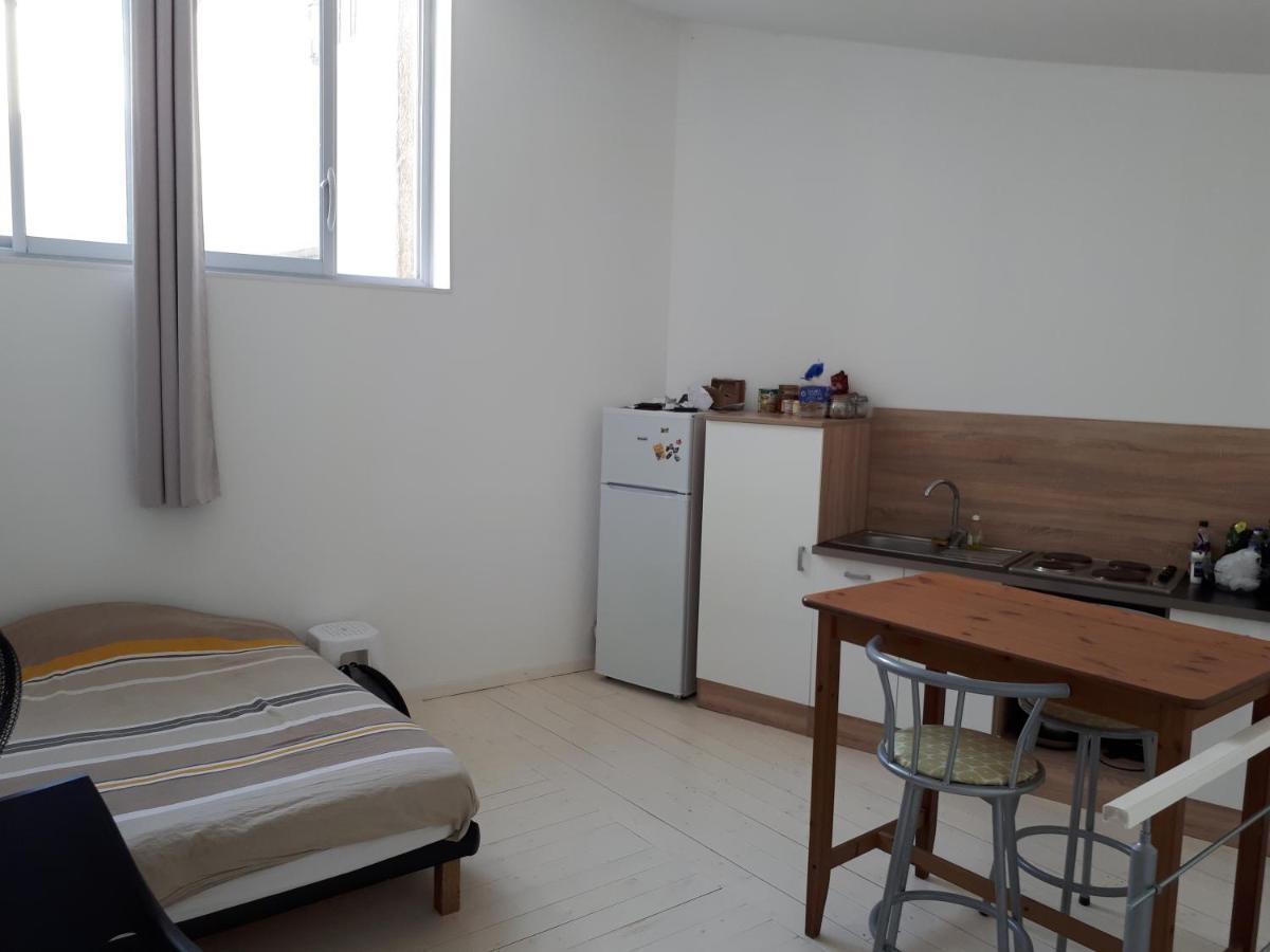 Appartement En Duplex Viviers Exterior photo